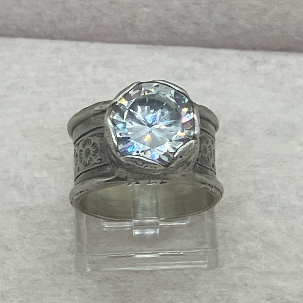 Silpada 925 Sterling Silver Clear CZ ‘ Queen for a Day ‘ Wide Band Ring R2208